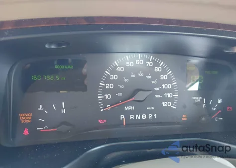 2000 Lincoln Town Car Executive из США, поврежденный, VIN 1LNHM81W4YY791019